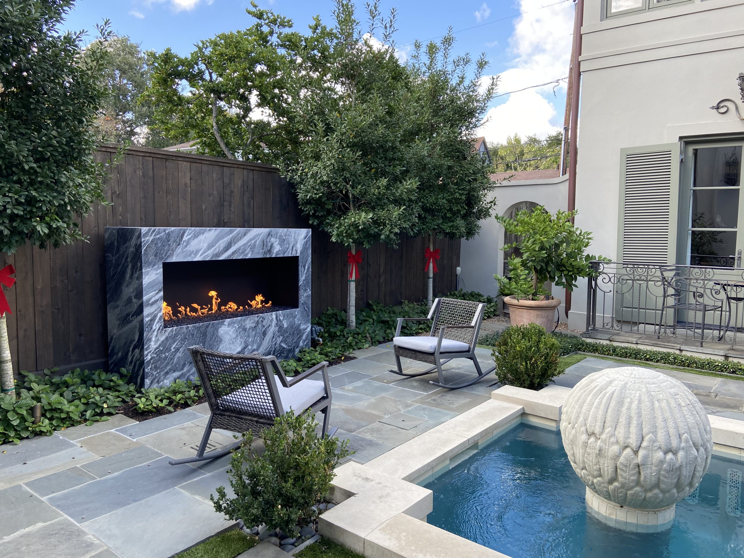 Acucraft Custom Open Outdoor Gas Fireplace with Black Reflective Glass Media