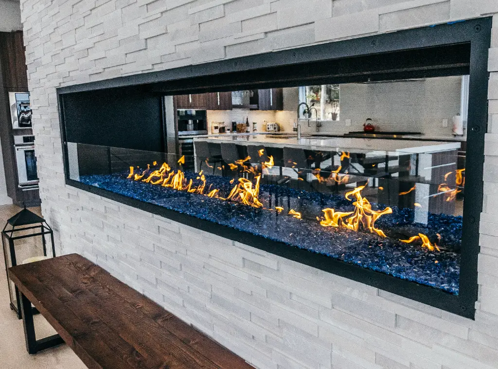 Custom Gas See Through Fireplace with Partial Glass (Custom)