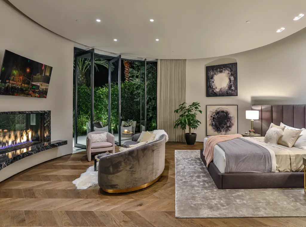 Custom Gas See Through Fireplace Bedroom (Custom) Custom Gas See Through Fireplace Bedroom (Custom)