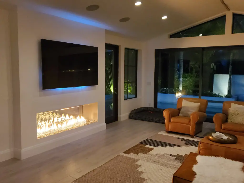 Signature 6' Indoor Outdoor Linear Gas Fireplace