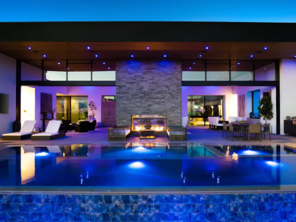 Acucraft Custom Indoor Outdoor Gas Fireplace-04